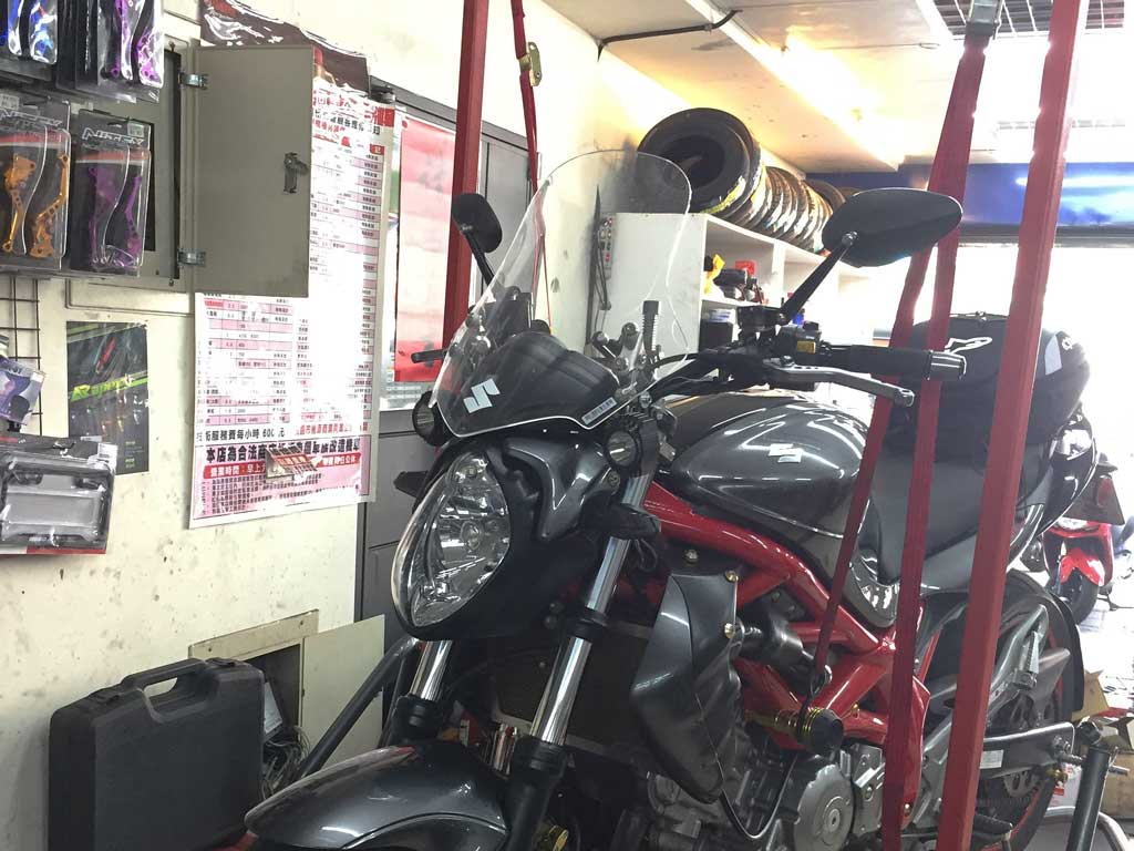 吊起車身舒展懸吊