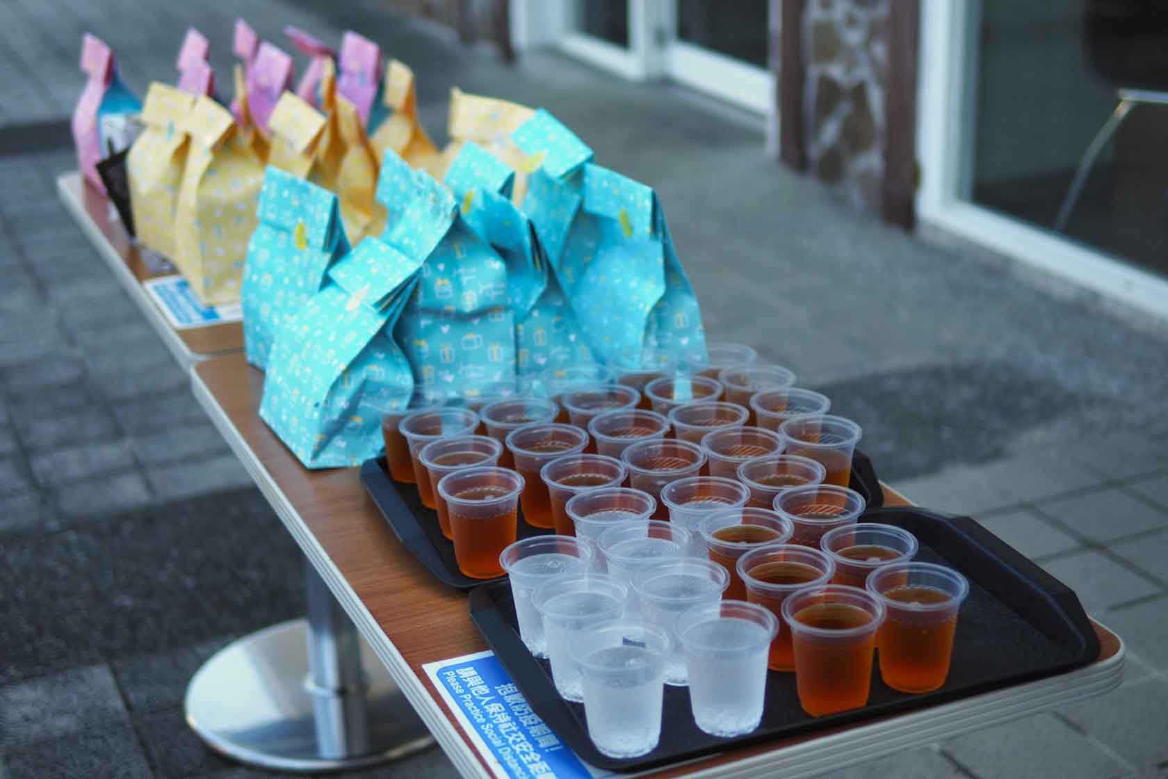 萊爾富店長準備了免費飲料