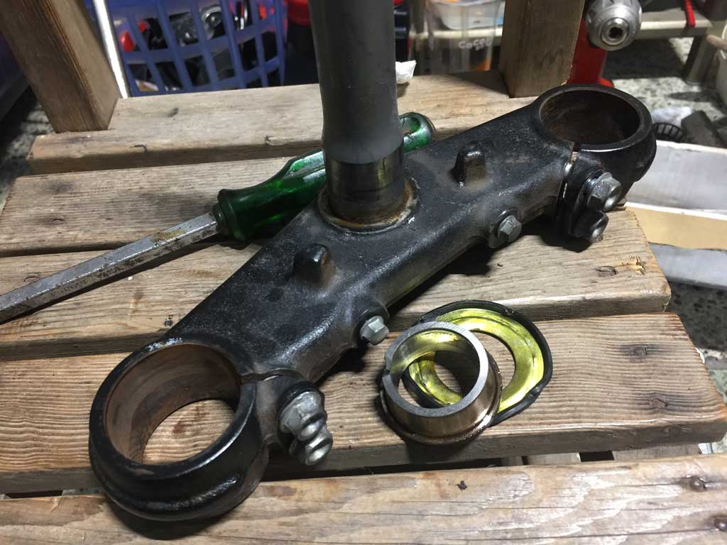 steering bearings 15